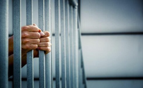 Cəzaçəkmə müəssisələrində saxlanılan məhkumlarla bağlı yeni hüquqi təşəbbüs gündəmə gəlib