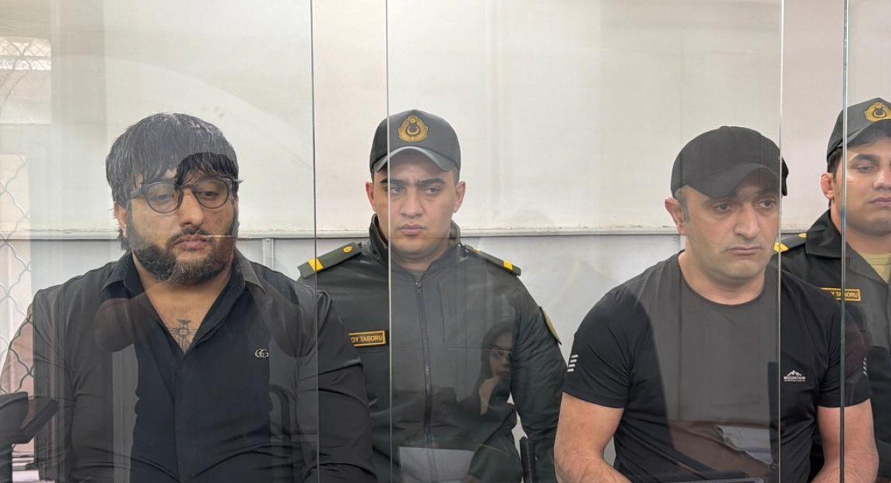 Bakıda vətəndaşın boynuna kəmər bağlayıb əzab verənlərə hökm oxundu