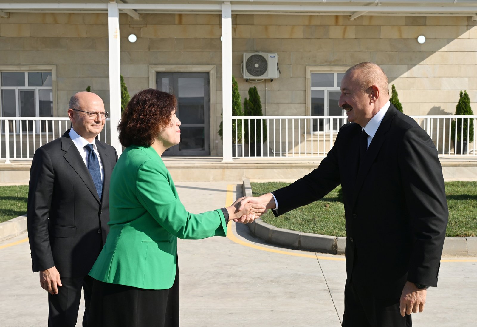 İlham Əliyev “Qobustan” Günəş Elektrik Stansiyasının açılışında iştirak etdi - FOTO