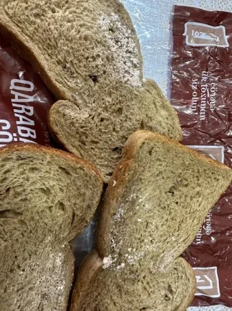 ""Bolmart"dan kimsə soruşmalıdır ki..." - "...niyə köhəlmiş çörəyi satırsan?"